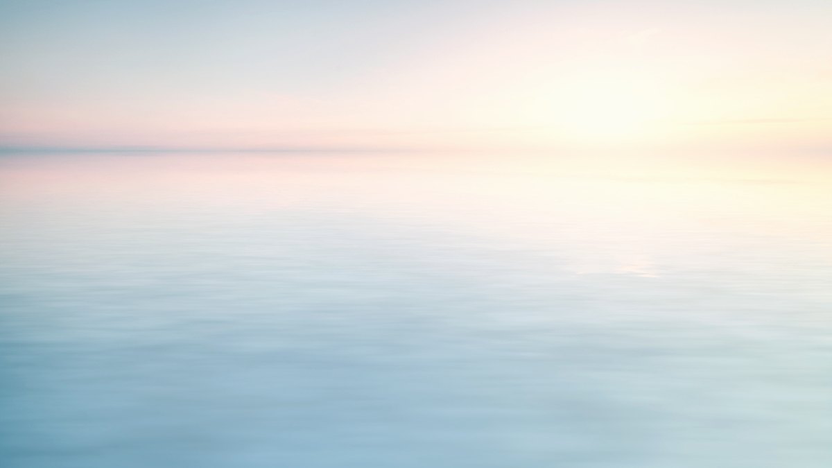 静かな水面と、その深さ
